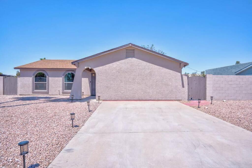 Villa Fab Phx Getaway W/ Pool & Fire Pit Phoenix Exterior foto