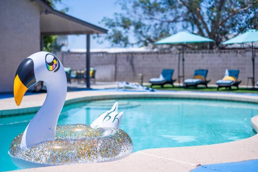 Villa Fab Phx Getaway W/ Pool & Fire Pit Phoenix Exterior foto